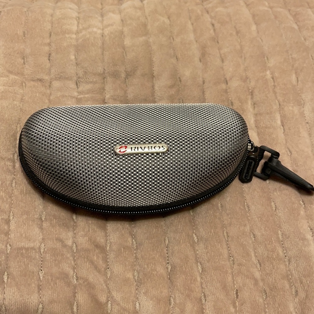 RIVBOS CASE FOR GLASSES